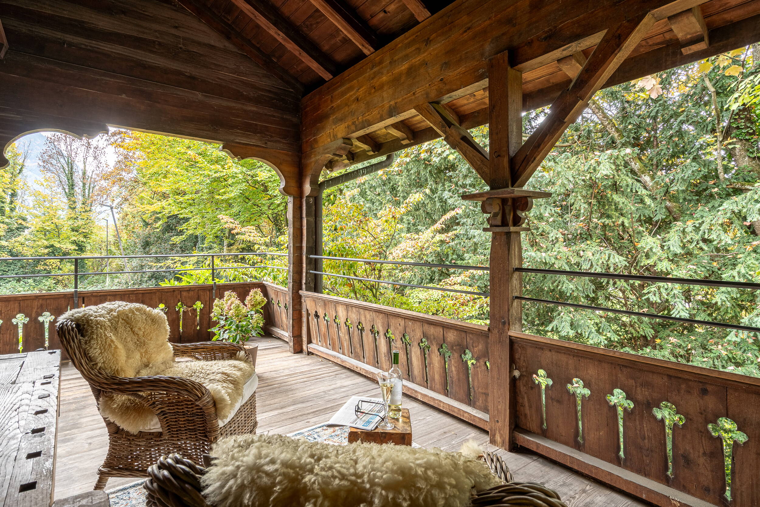 Zoom: Chalet Verve – Boutique Guesthouse Interlaken 